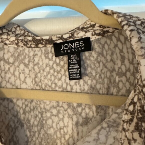 Jones New York Snake print top - Picture 3 of 3